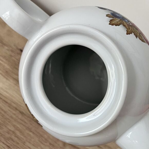 White Teapot w/Lid Featuring Fruit And Leaves Fall Autumn Colors - Picture 5 of 8